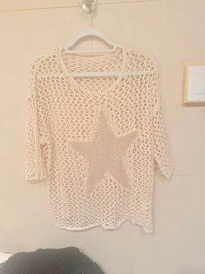 Star ⭐️ hollow out knit blouse