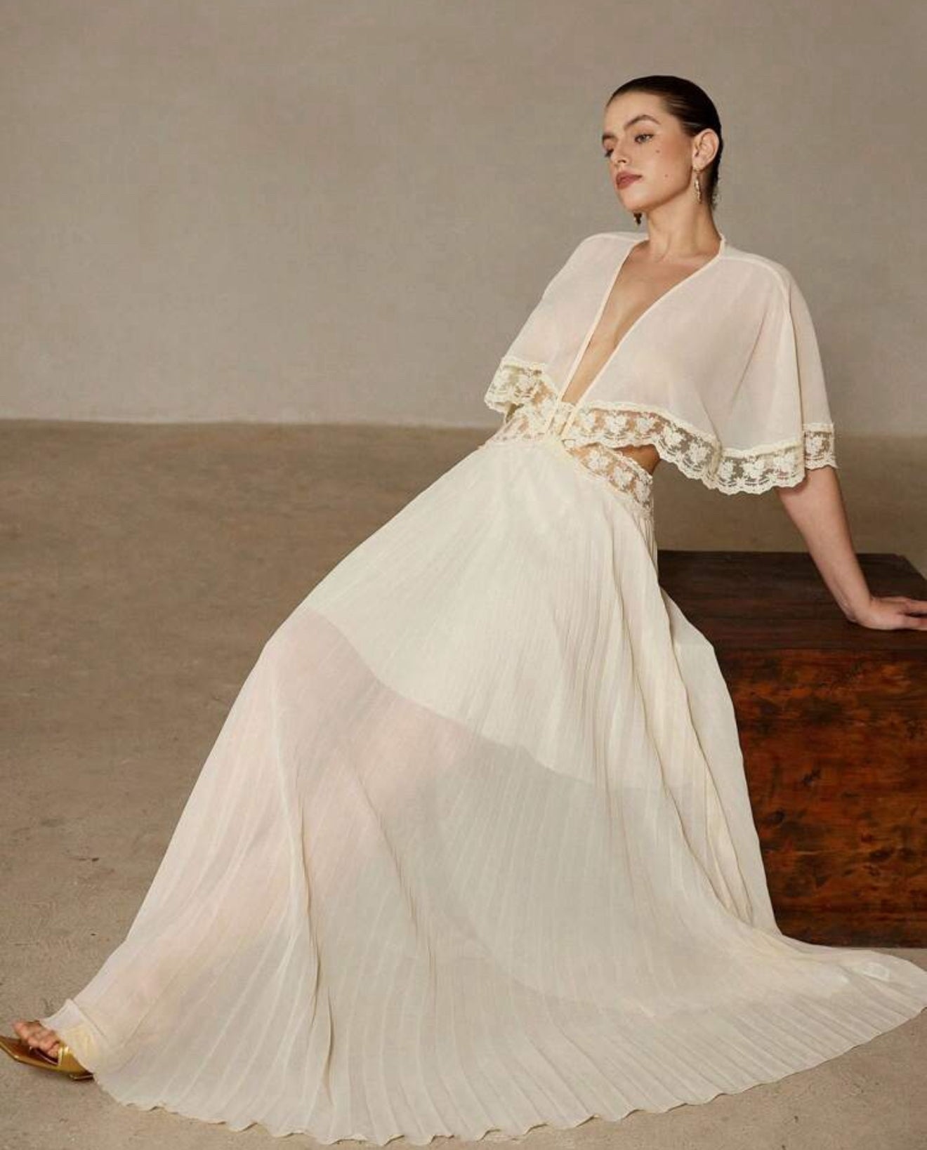 Romantic V-Neck Waist Lace Peplum Sleeve Hem Layered Long Dress (Baby Yellow)